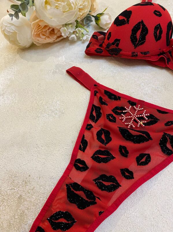 Kırmızı Siyah Dudak Desenli İki Parçalı Fantazi Lingerie Set – Sütyen & Tanga + Tek Parça Bodysuid 7080 - 4
